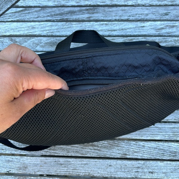Athleta large Excursion belt bag - Picture 9 of 12